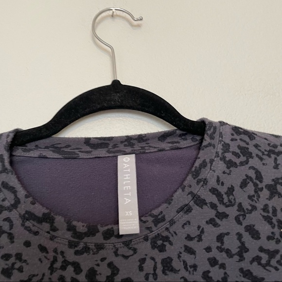 Athleta coaster luxe grey and black sweatshirt leopard print sz.XS - Picture 3 of 4